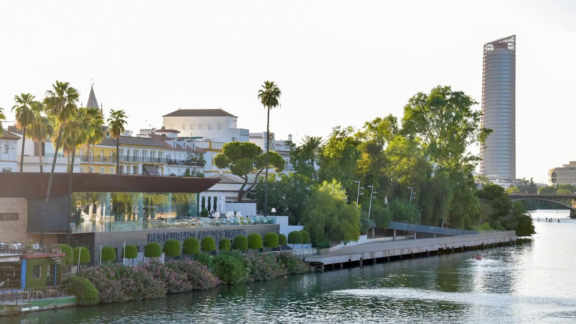 Large Functional Apartment! Seville