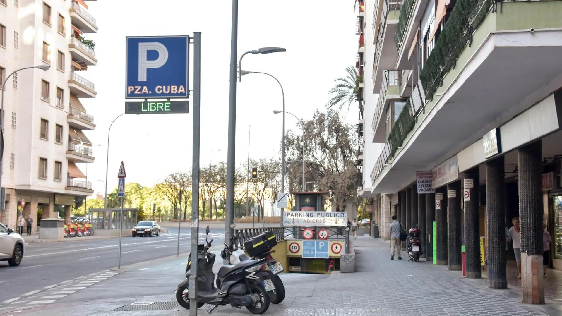 Apartment Large Functional Apartment! Seville