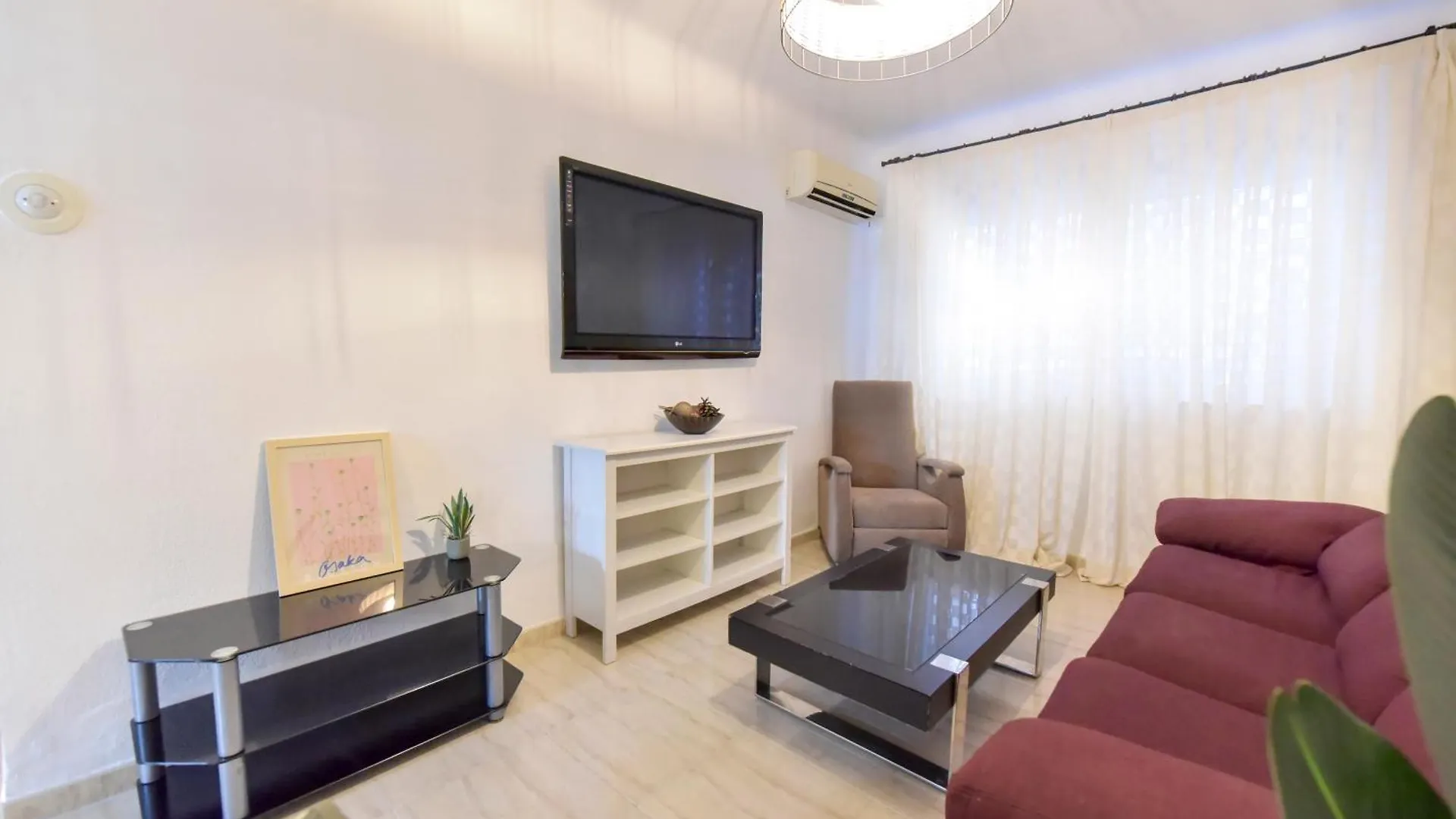 Large Functional Apartment! Seville 0*,  Spain