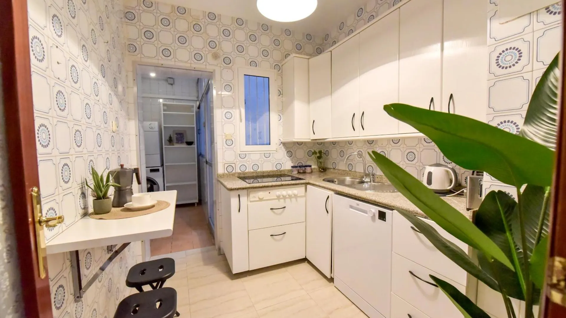 Large Functional Apartment! Seville 0*,  Spain