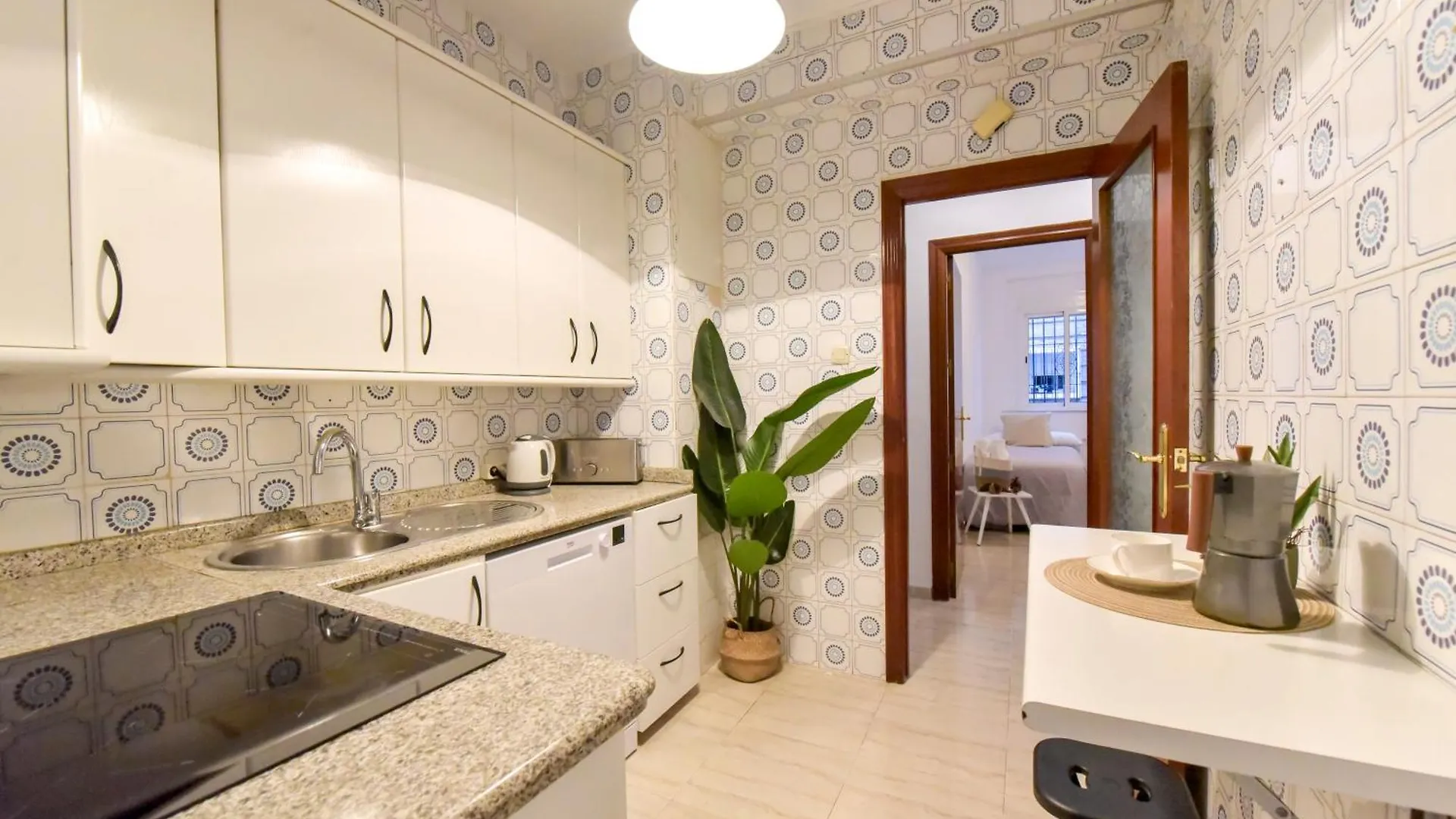 Large Functional Apartment! Seville 0*,